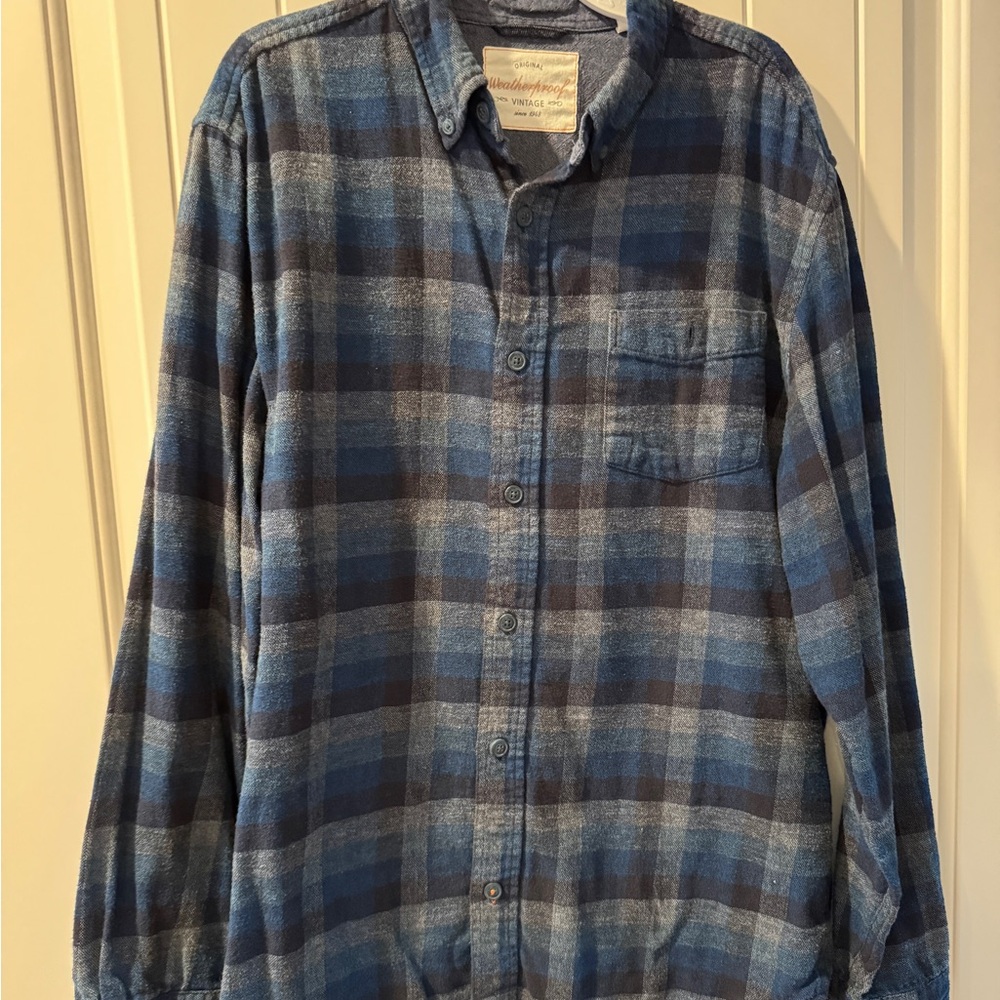 Men's Blue Plaid Fleece Button-Down Shirt
